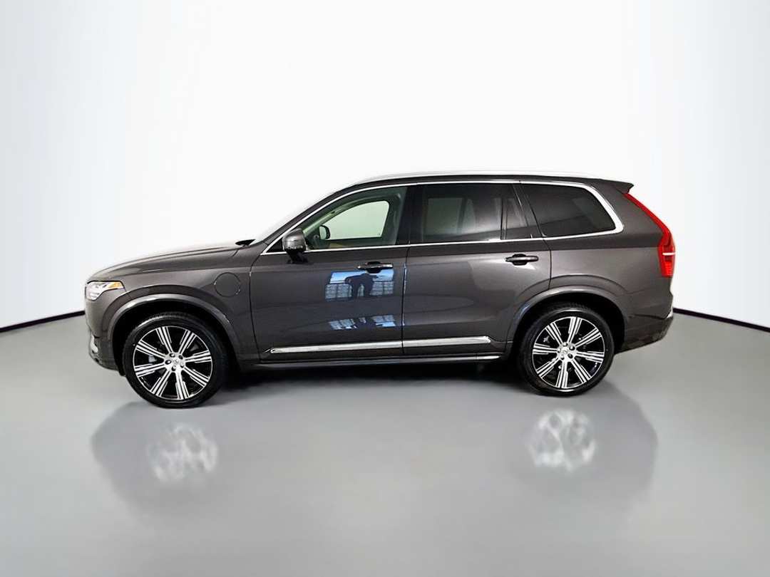 2023 Volvo Xc90 Recharge Plug-In Hybrid T8 Plus 6 Passenger - Image 2
