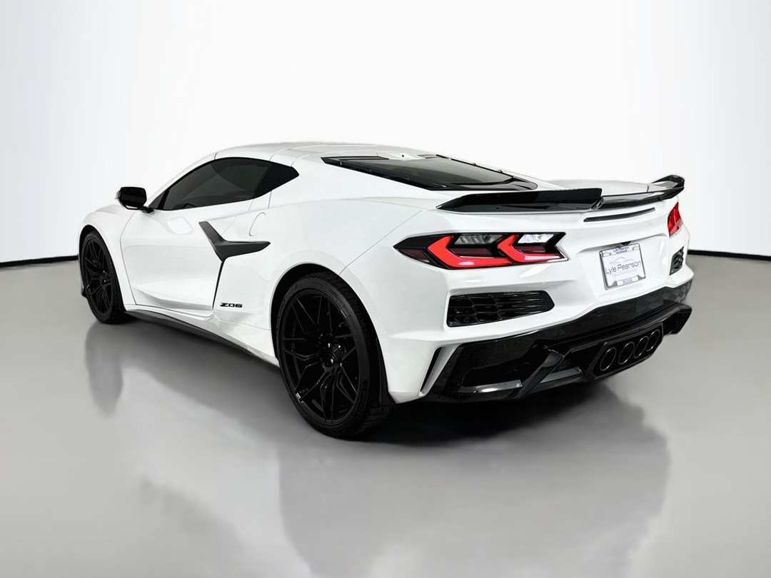 2025 Chevrolet Corvette Z06 - Image 3