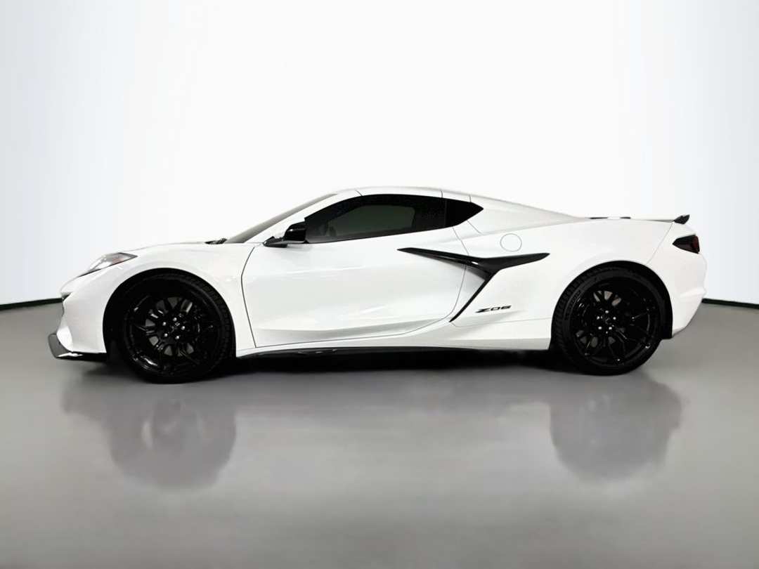 2025 Chevrolet Corvette Z06 - Image 2