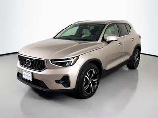 2023 Volvo Xc40 B5 Plus Bright Theme