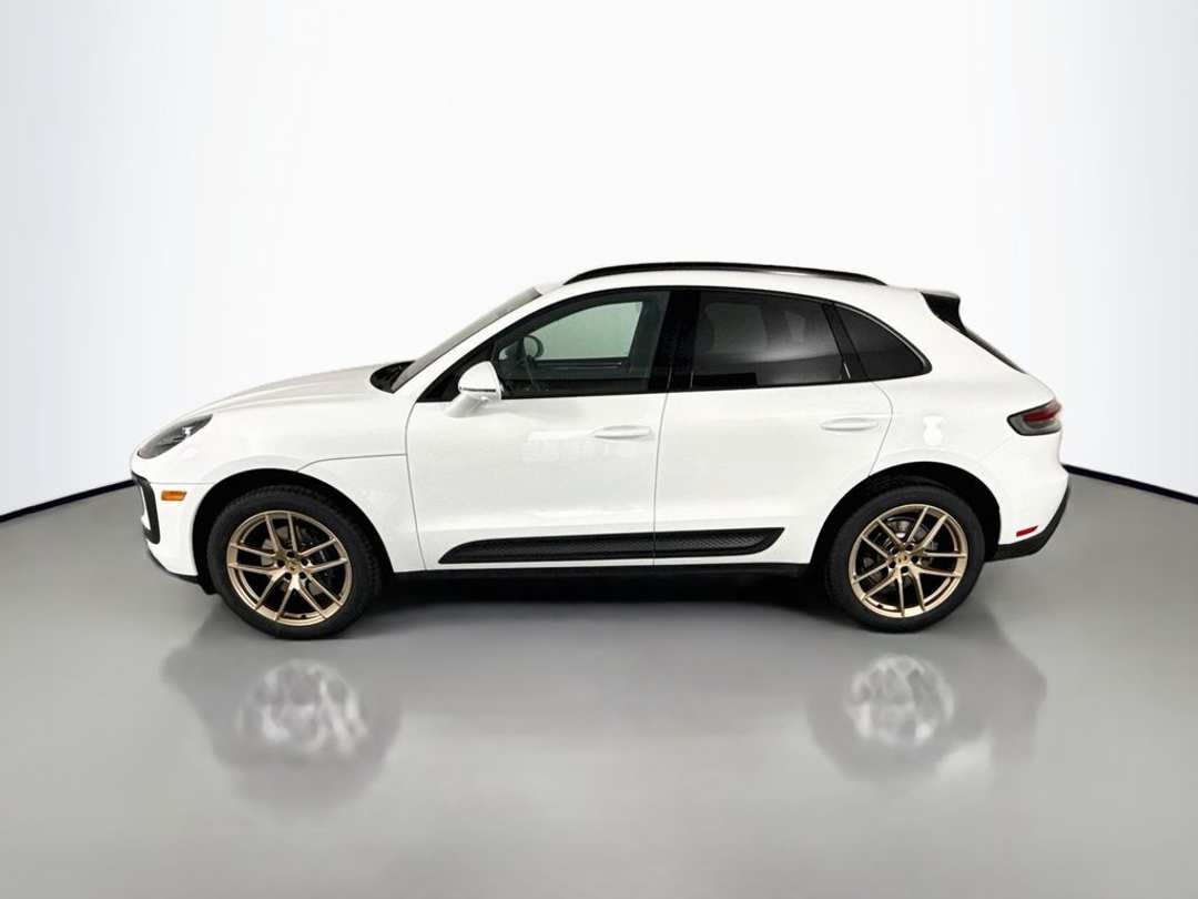 2023 Porsche Macan - Image 2