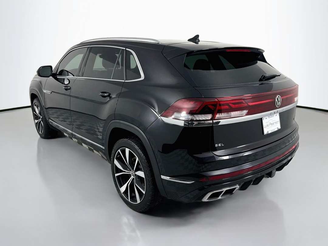 2024 Volkswagen Atlas Cross Sport 2.0T SEL Premium RLine - Image 3