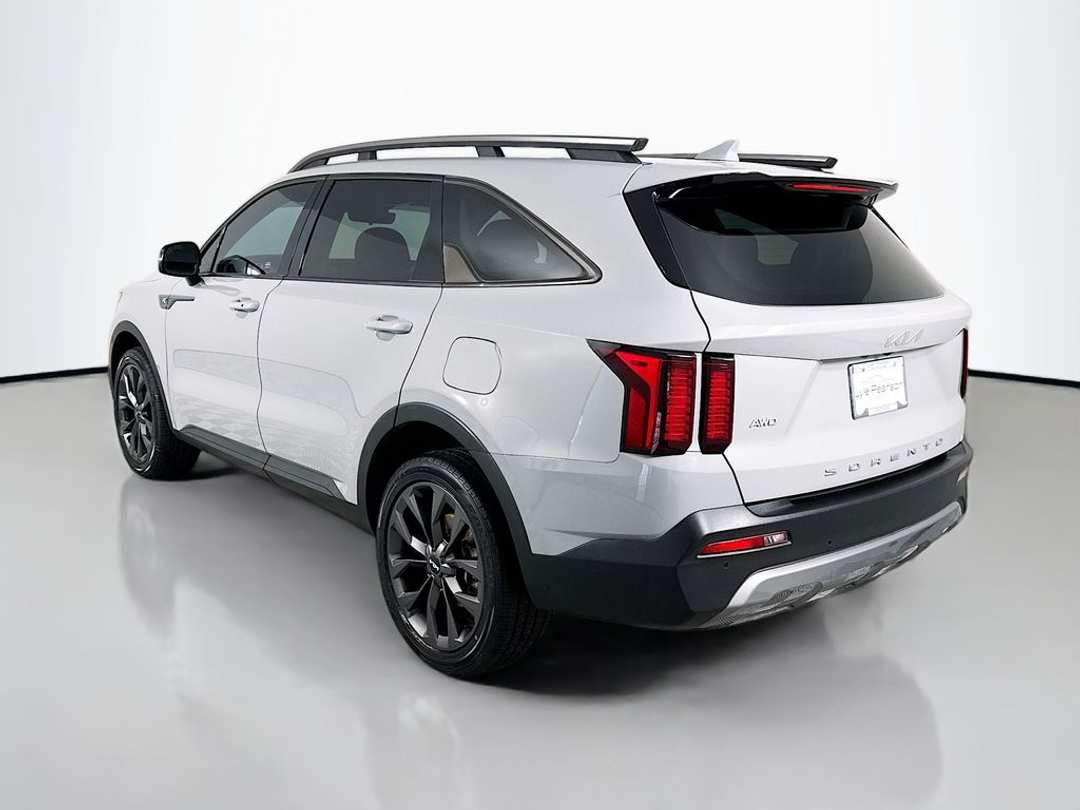 2022 Kia Sorento XLine EX - Image 3