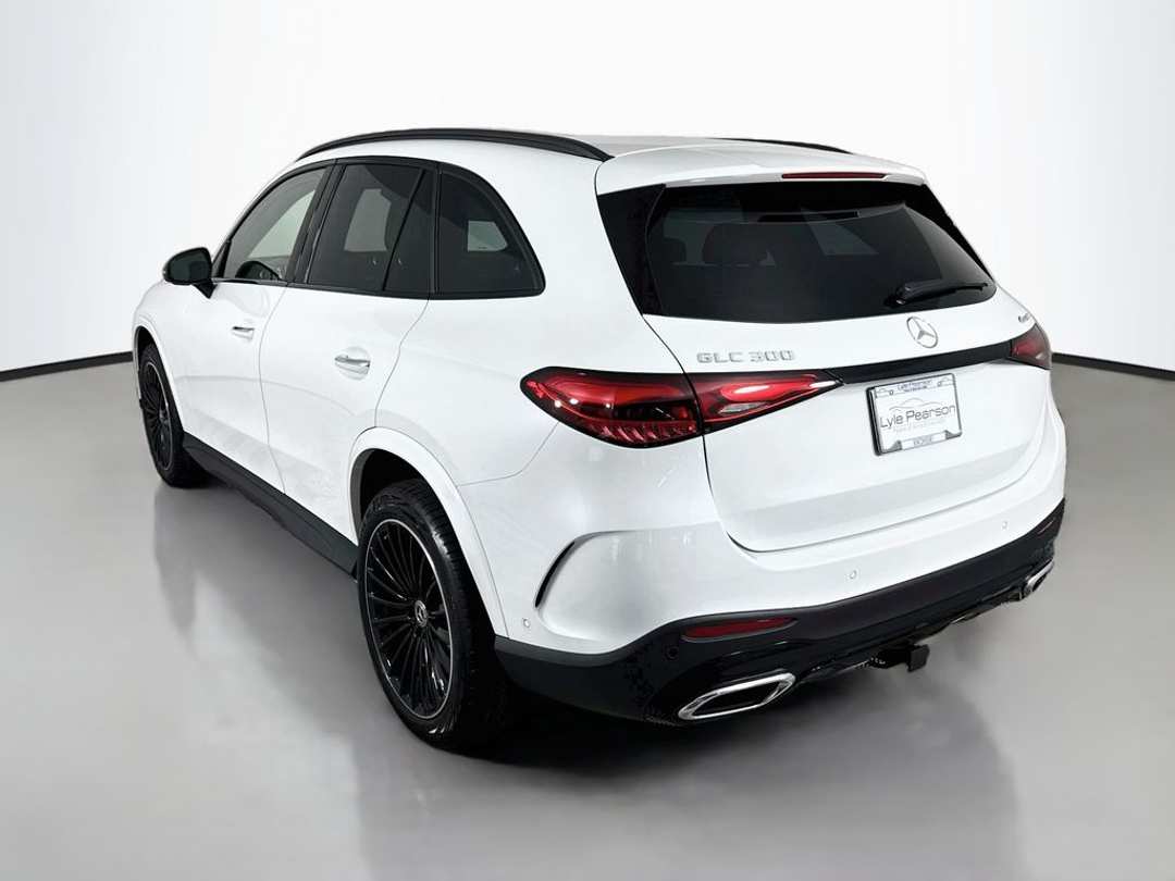2026 Mercedes-Benz GLC GLC 300 - Image 3