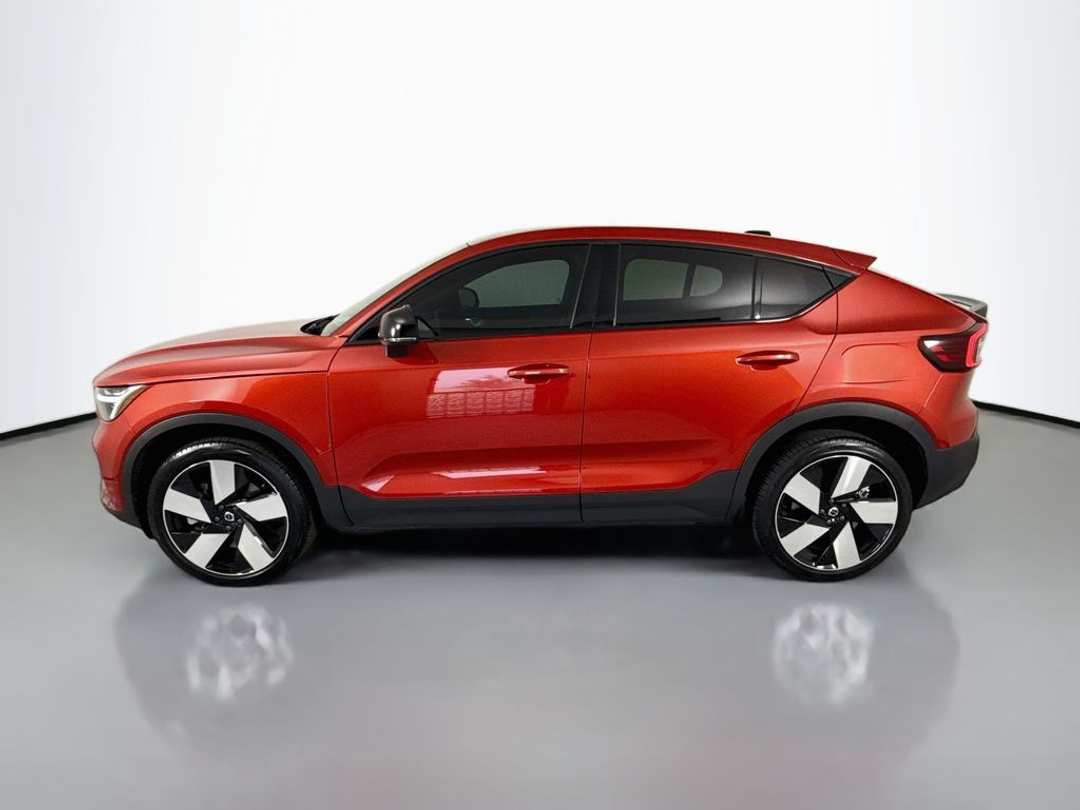 2023 Volvo C40 Recharge Pure Ultimate - Image 2