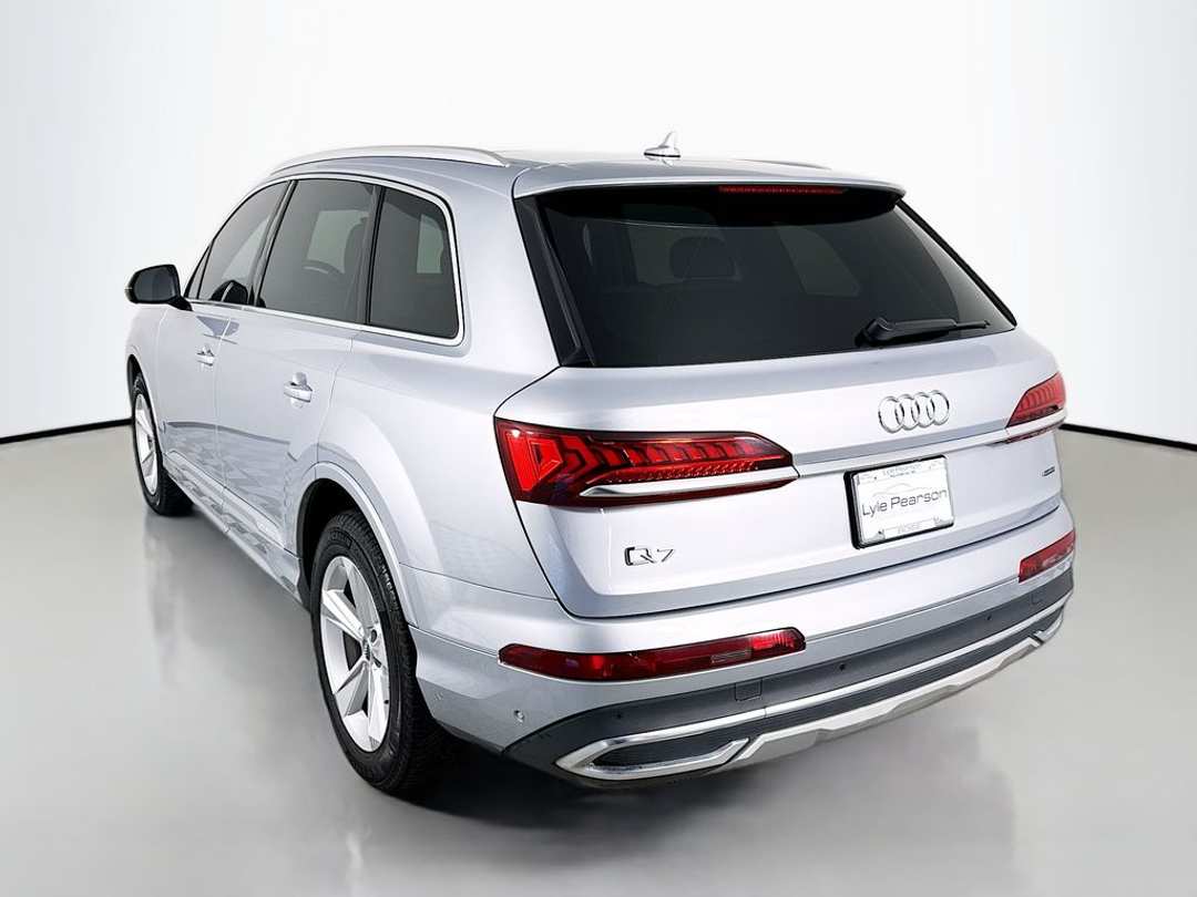2021 Audi Q7 45 Premium Plus - Image 3