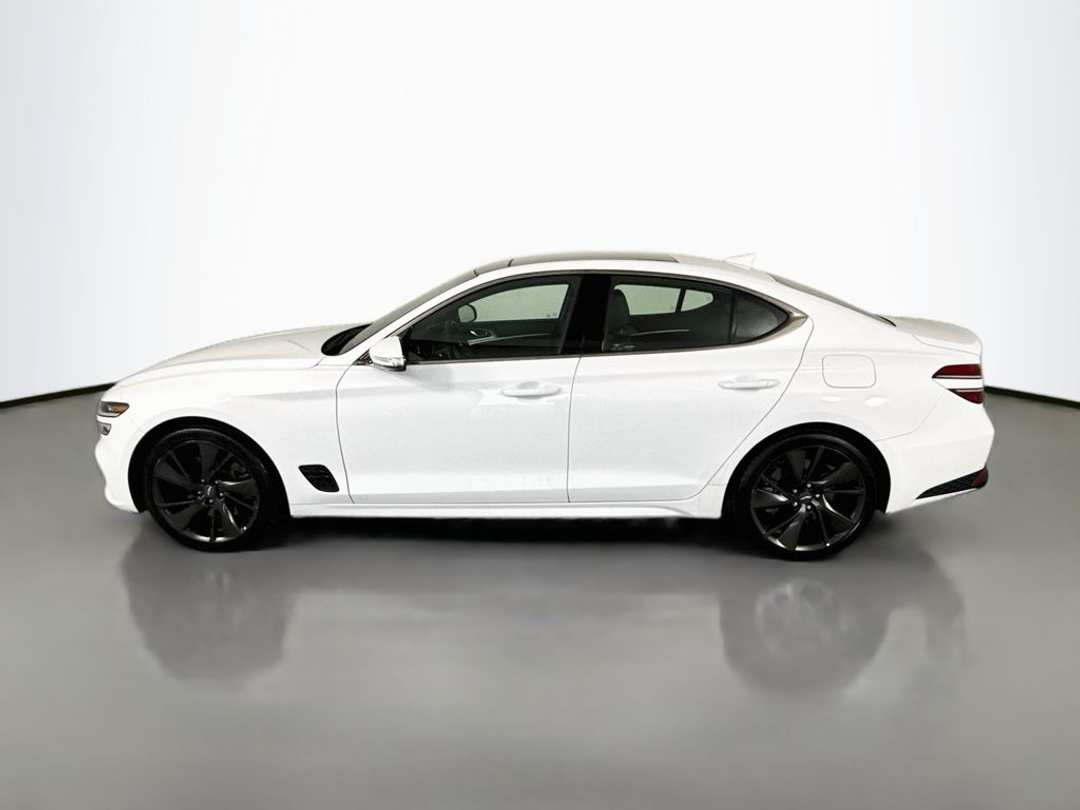 2022 Genesis G70 3.3T - Image 2