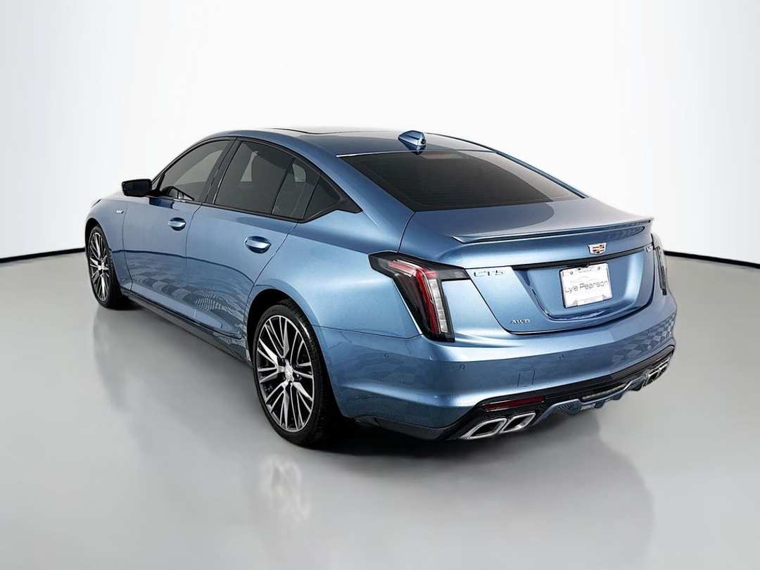 2023 Cadillac Ct5 VSeries - Image 3