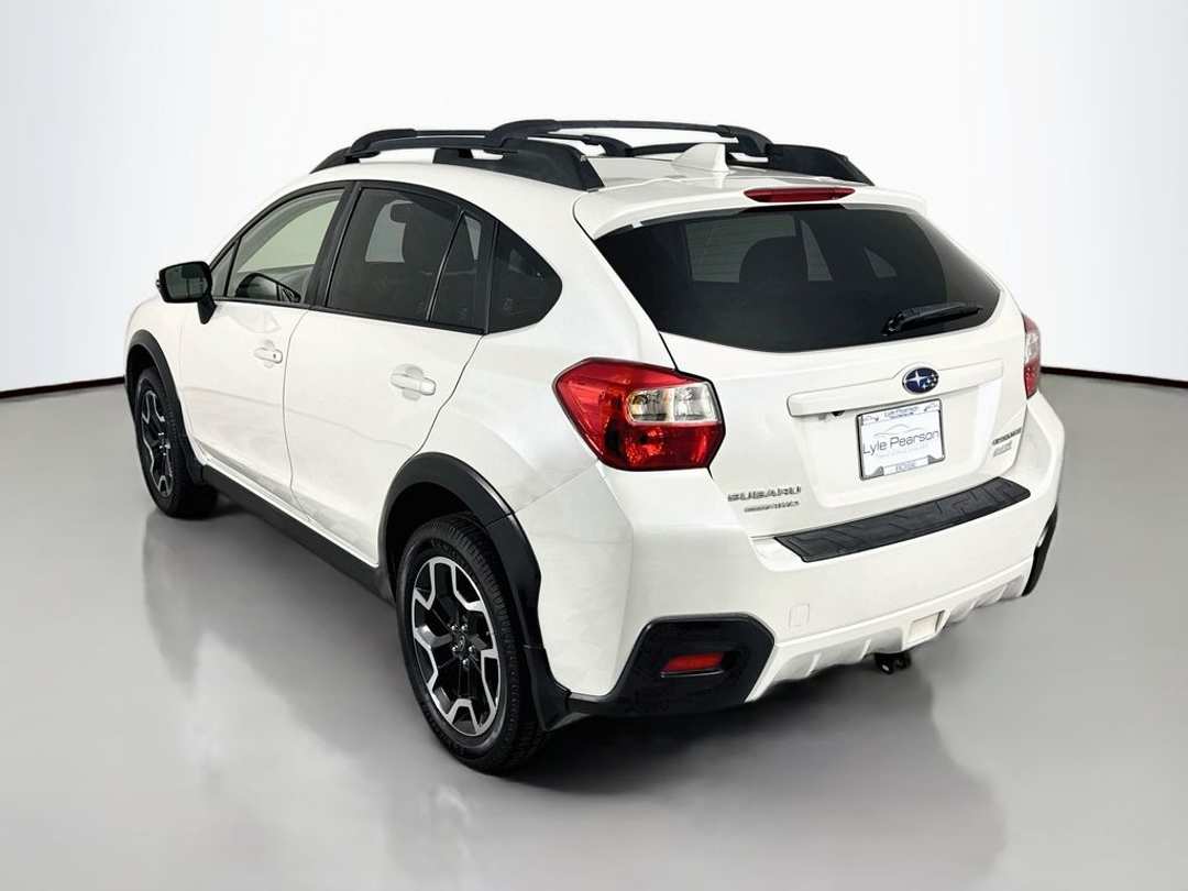 2016 Subaru Crosstrek 2.0i Limited - Image 3