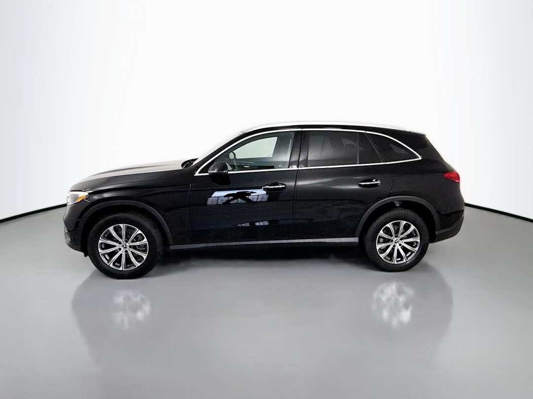 2026 Mercedes-Benz GLC GLC 300 - Image 2
