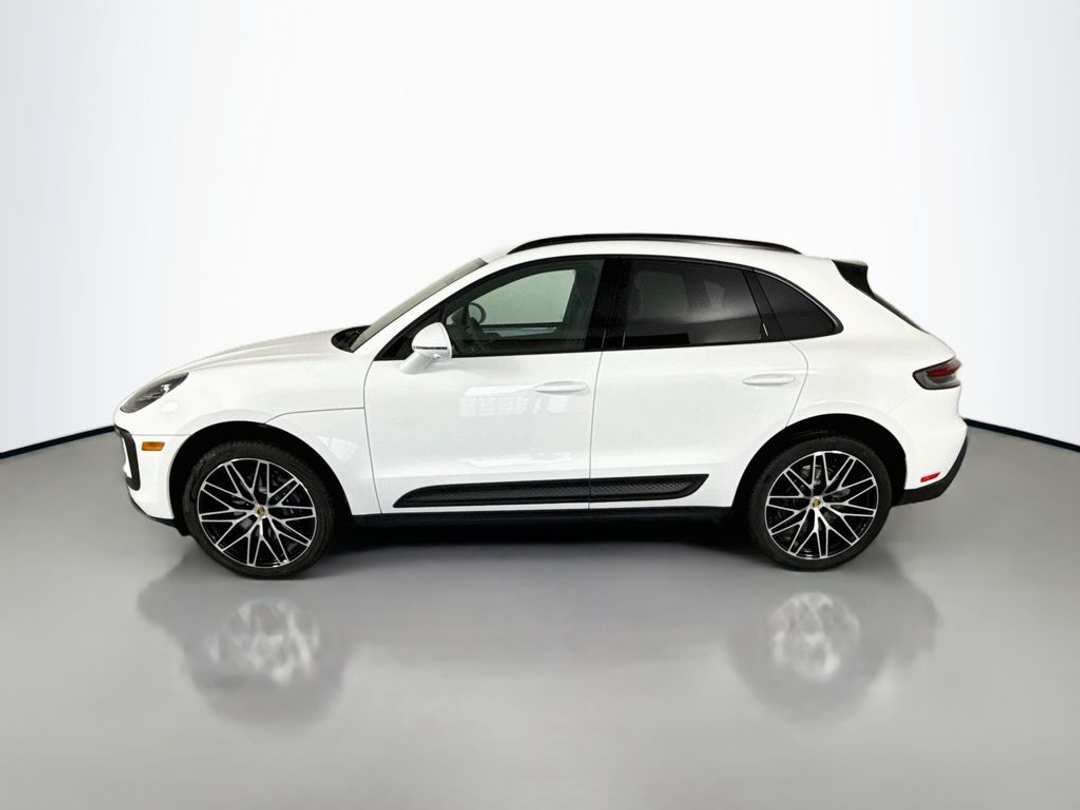 2026 Porsche Macan - Image 2