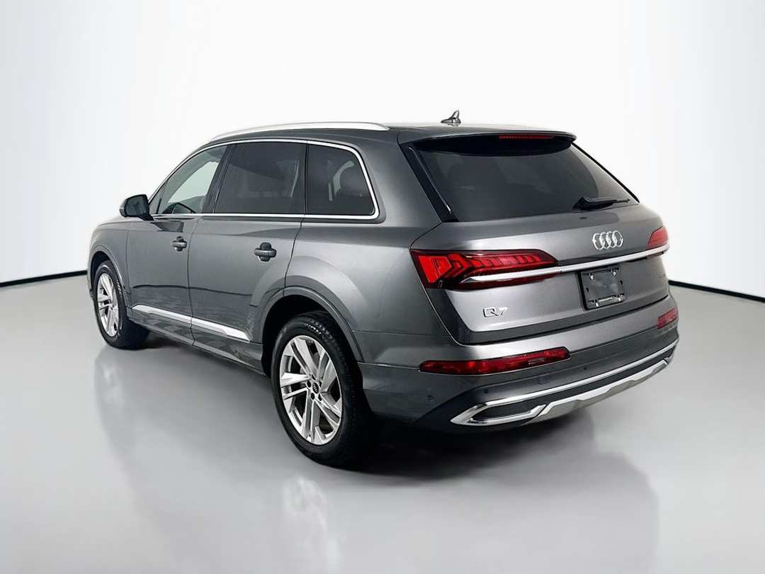 2022 Audi Q7 55 Premium Plus - Image 3