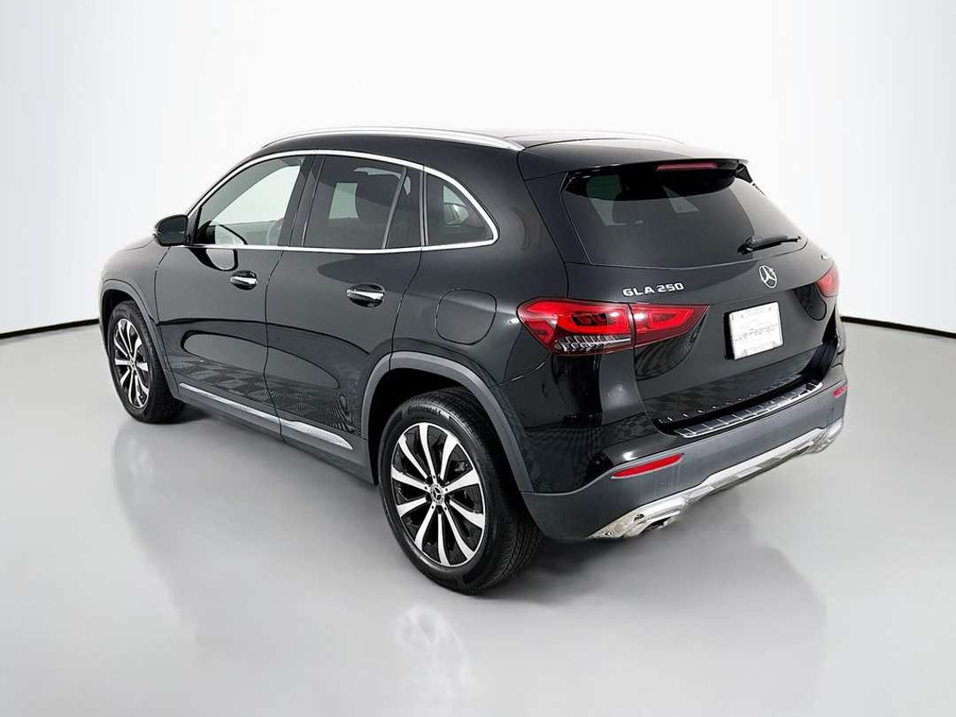 2022 Mercedes-Benz GLA GLA 250 - Image 3