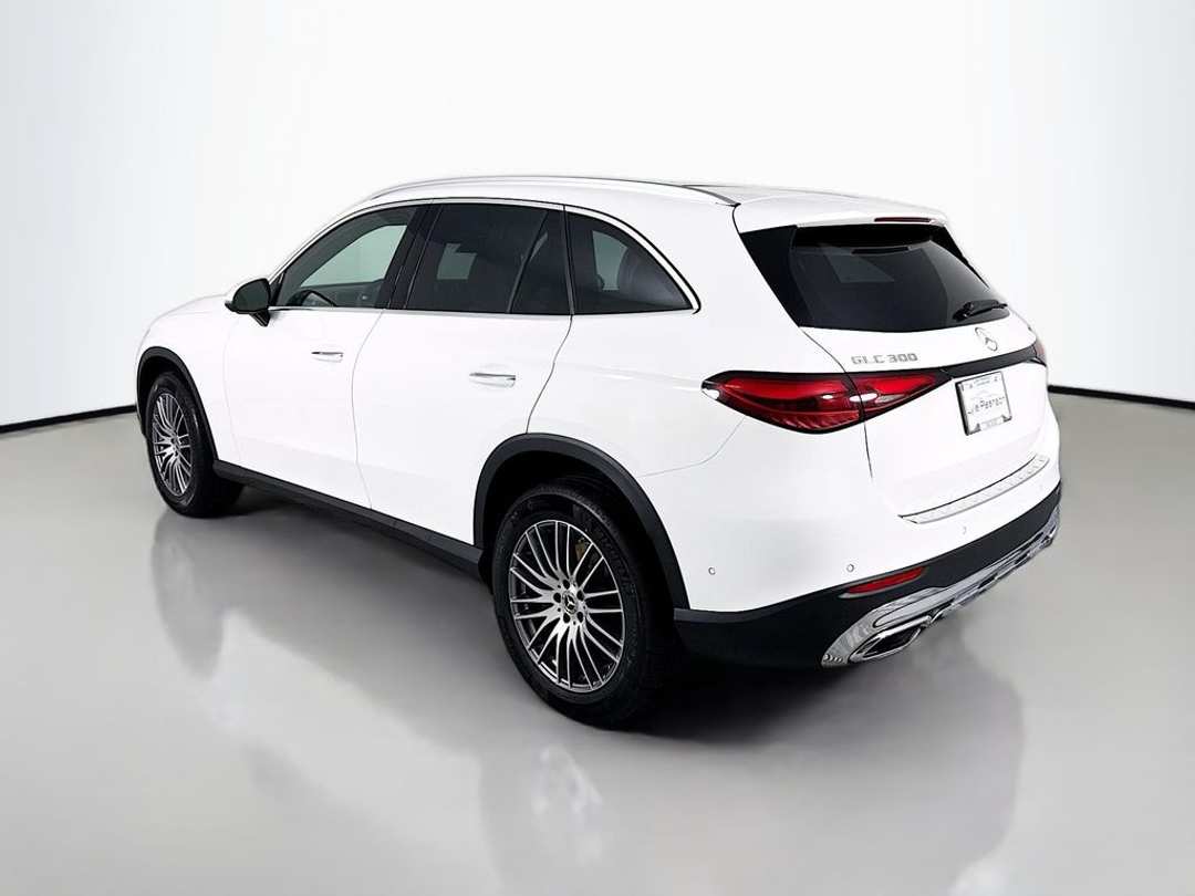 2026 Mercedes-Benz GLC GLC 300 - Image 3