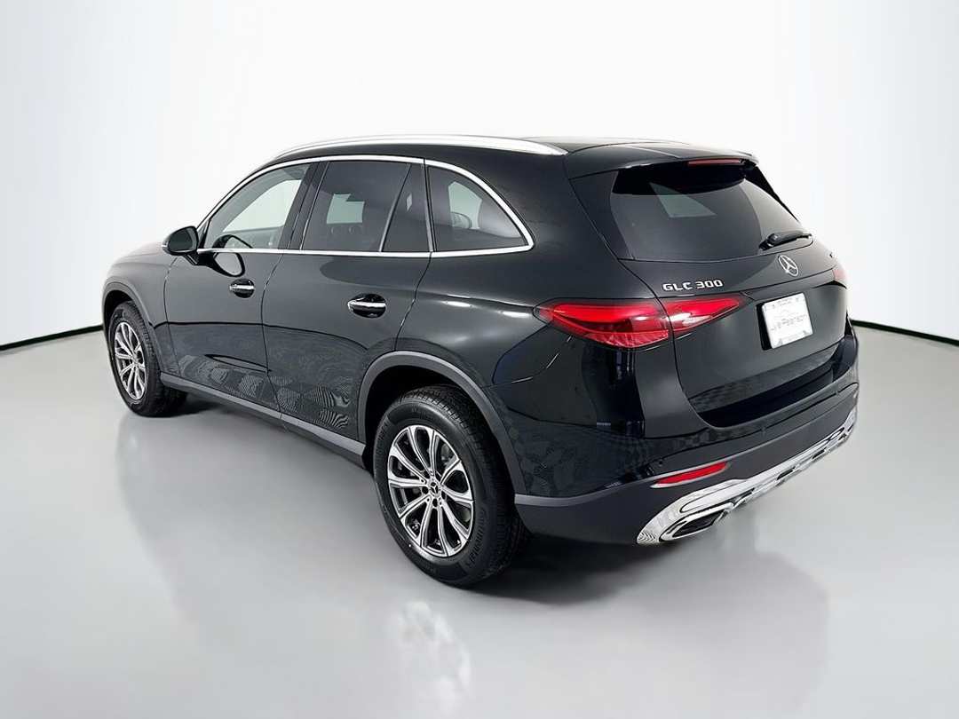 2026 Mercedes-Benz GLC GLC 300 - Image 3
