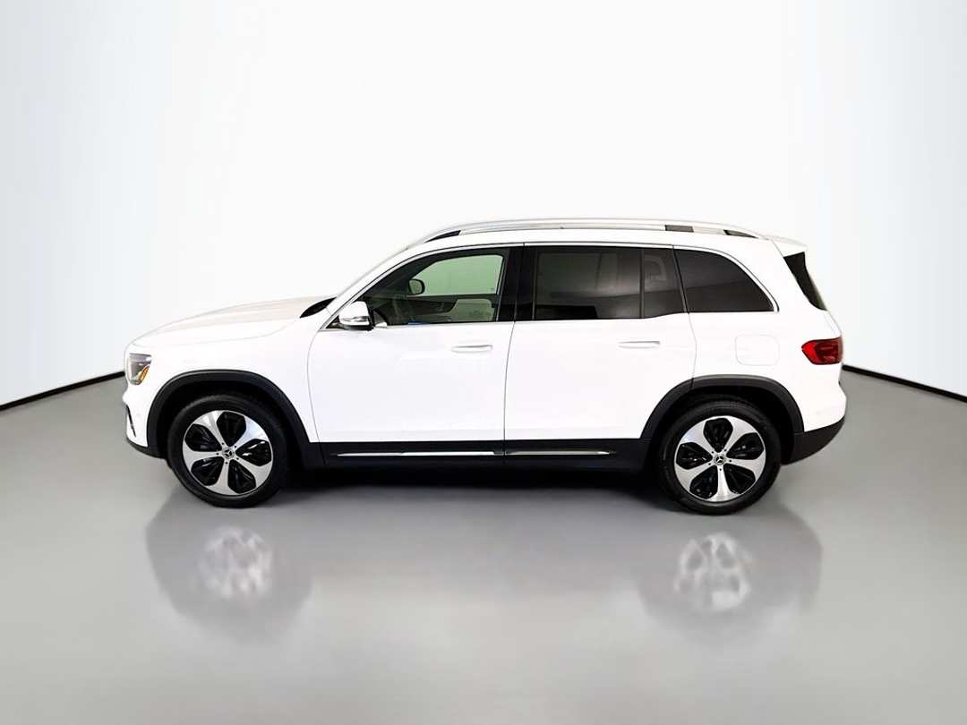 2025 Mercedes-Benz GLB GLB 250 - Image 2