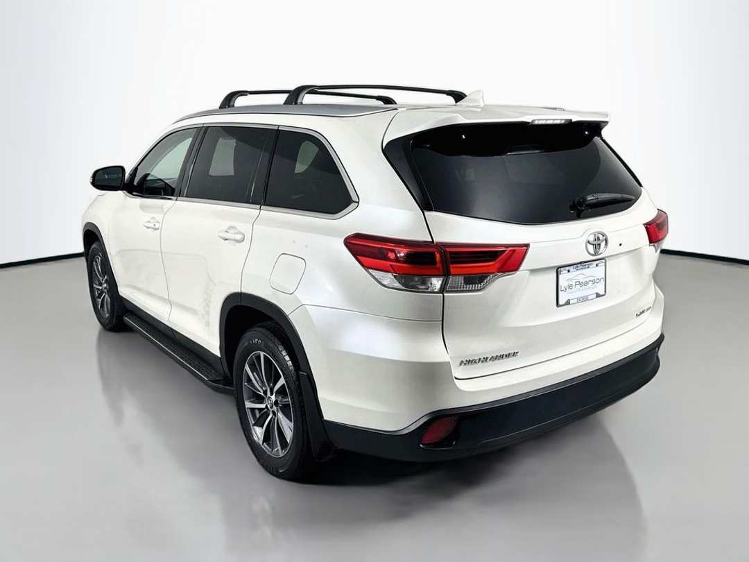 2019 Toyota Highlander XLE - Image 3