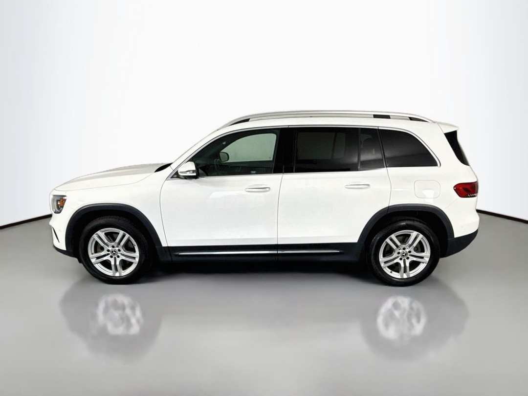 2022 Mercedes-Benz GLB GLB 250 - Image 2