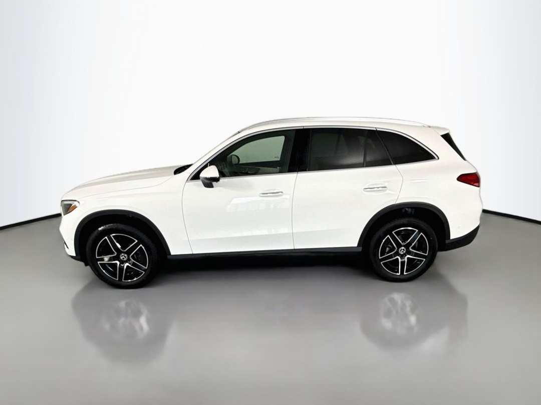 2026 Mercedes-Benz GLC GLC 300 - Image 2