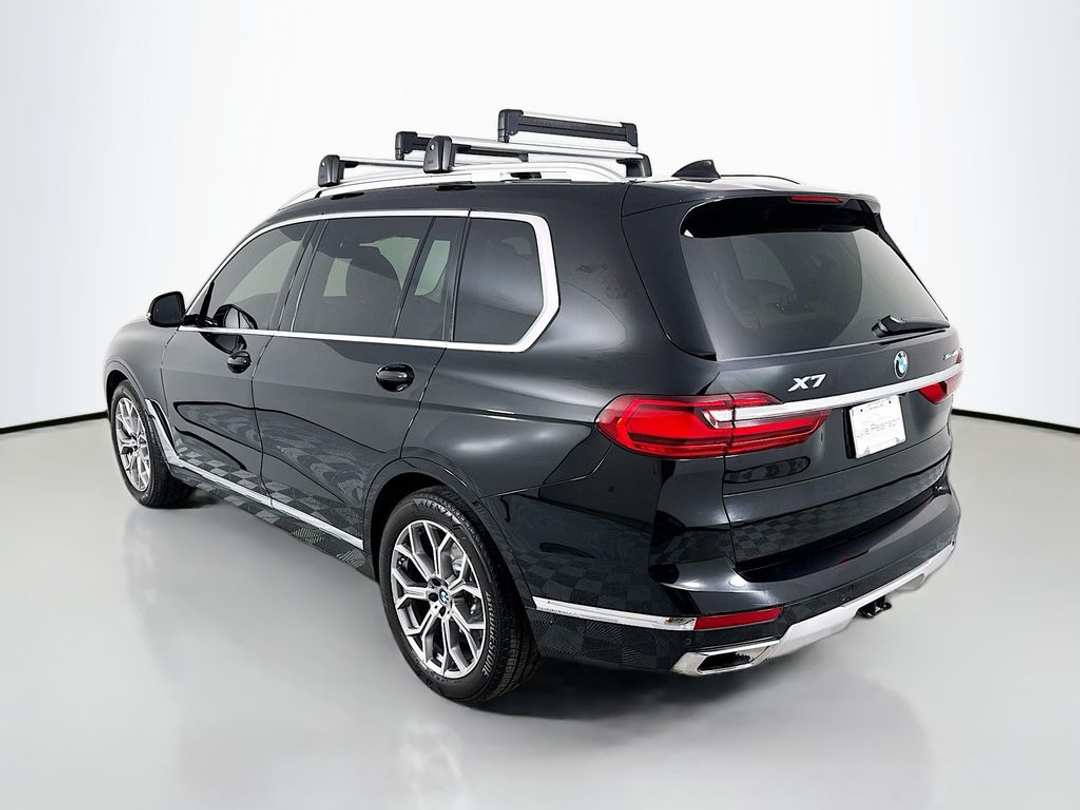 2022 BMW X7 xDrive40i - Image 3