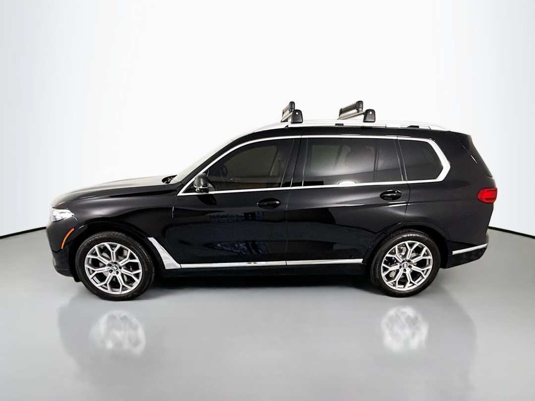 2022 BMW X7 xDrive40i - Image 2
