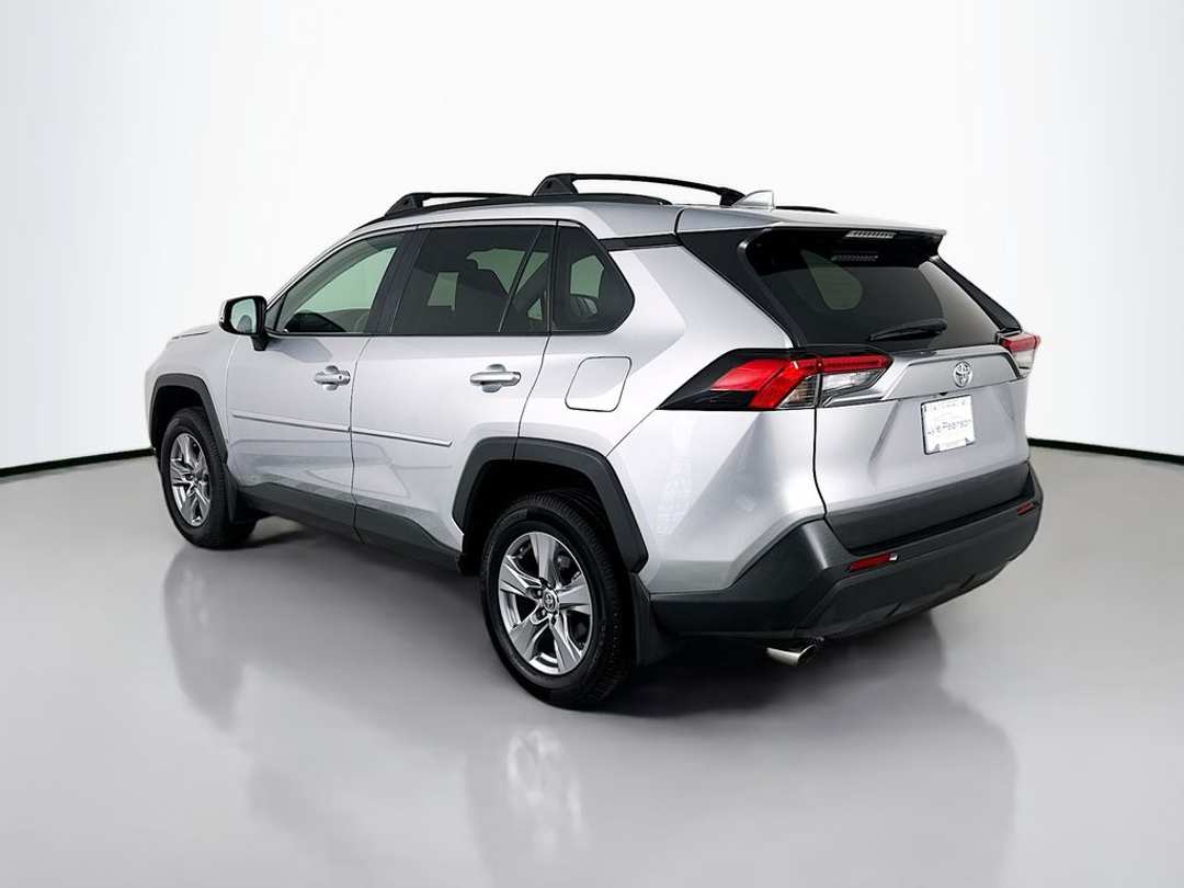 2022 Toyota Rav4 XLE - Image 3