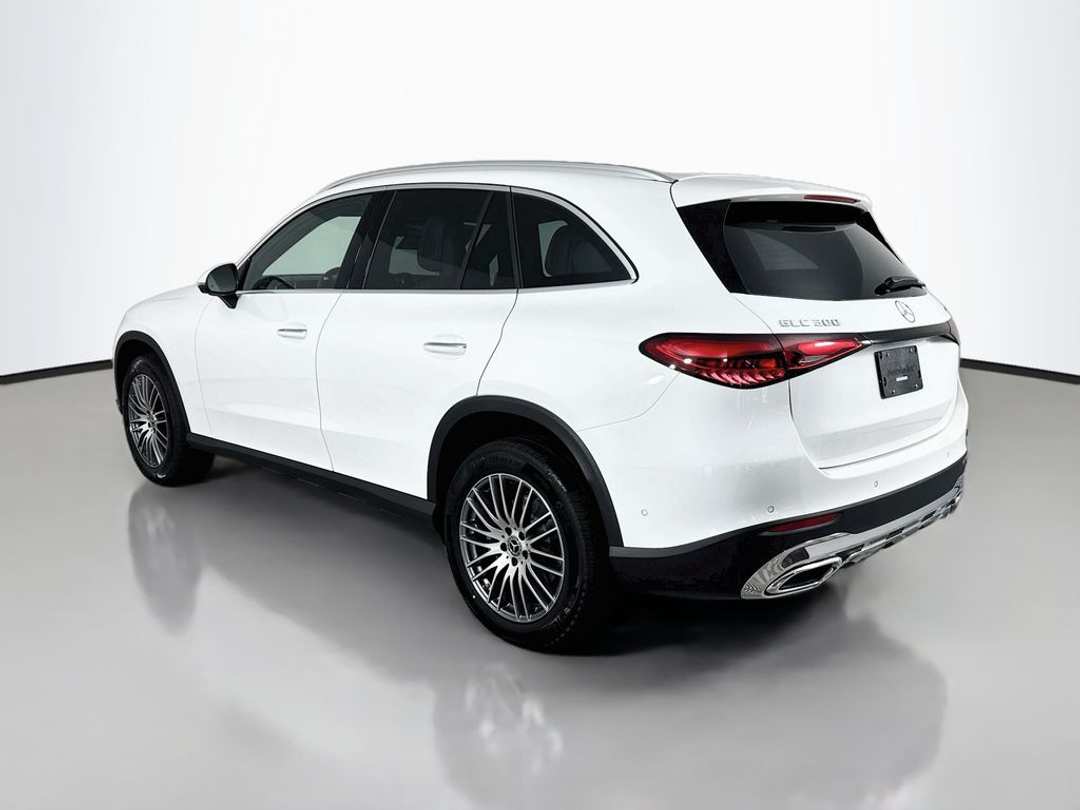 2026 Mercedes-Benz GLC GLC 300 - Image 3