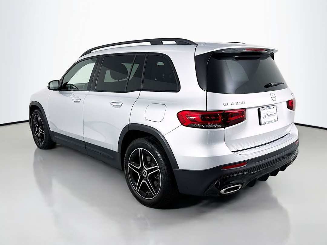 2023 Mercedes-Benz GLB GLB 250 - Image 3
