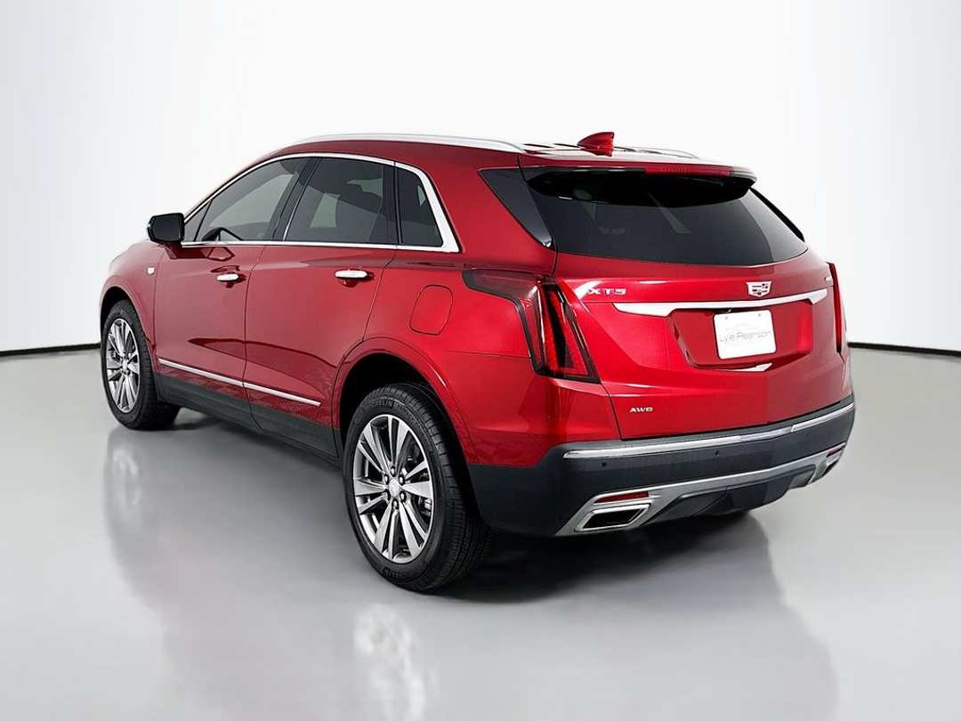 2025 Cadillac Xt5 Premium Luxury - Image 3