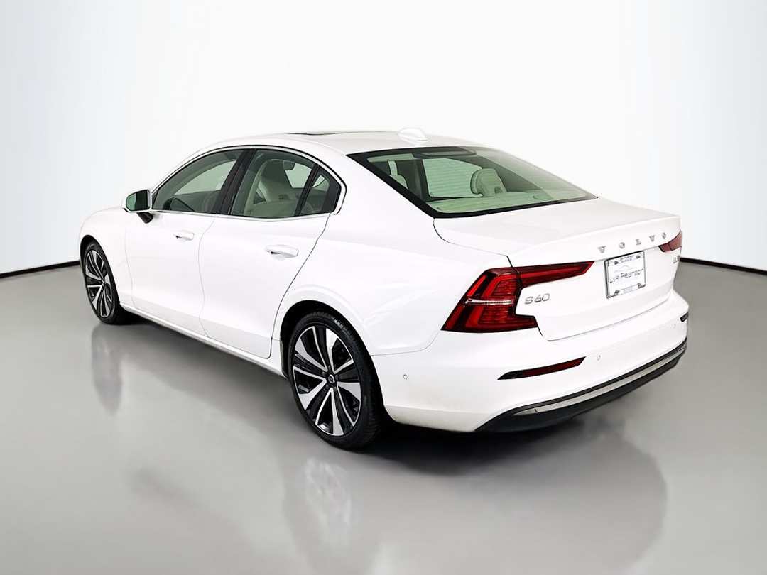 2023 Volvo S60 Ultimate - Image 3