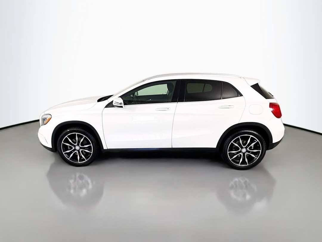 2016 Mercedes-Benz GLA GLA 250 - Image 2