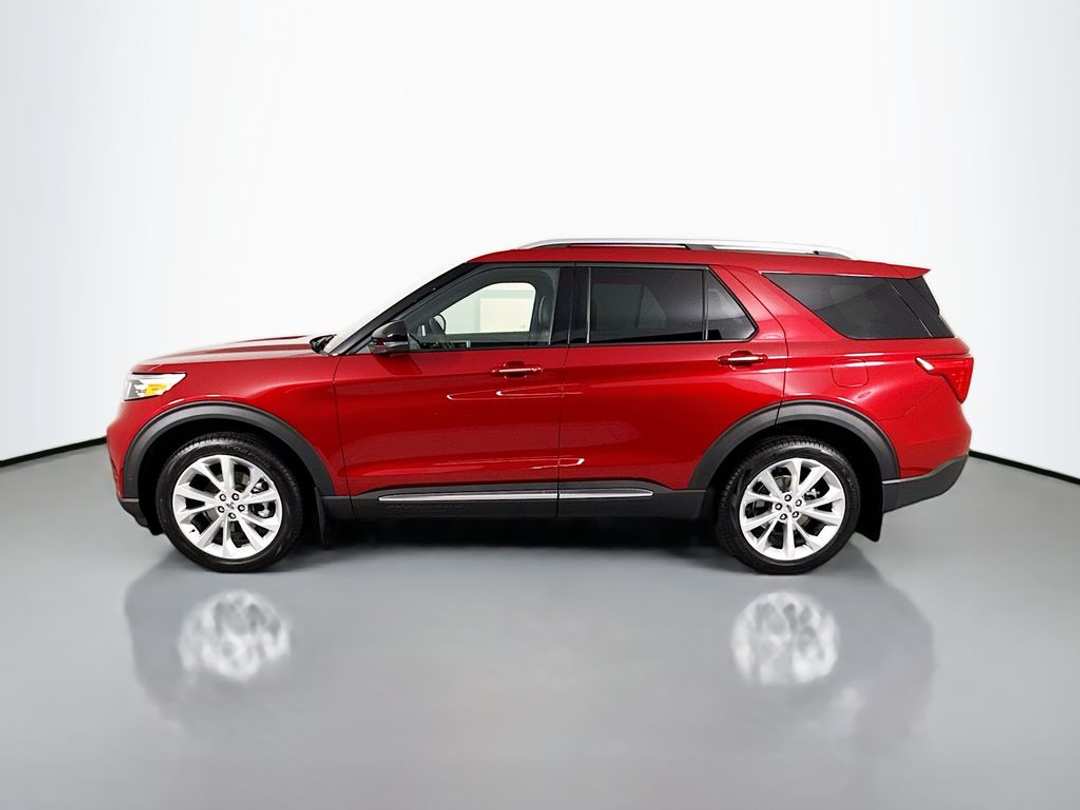 2023 Ford Explorer Platinum - Image 2