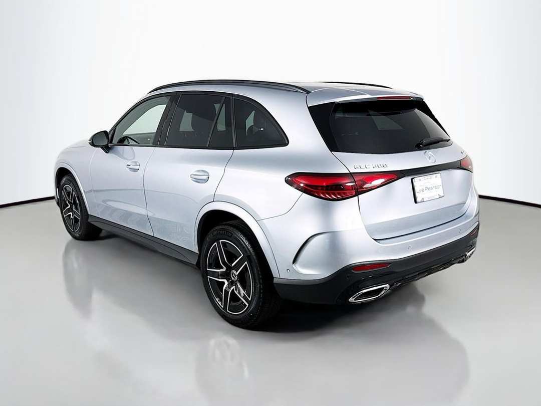 2026 Mercedes-Benz GLC GLC 300 - Image 3