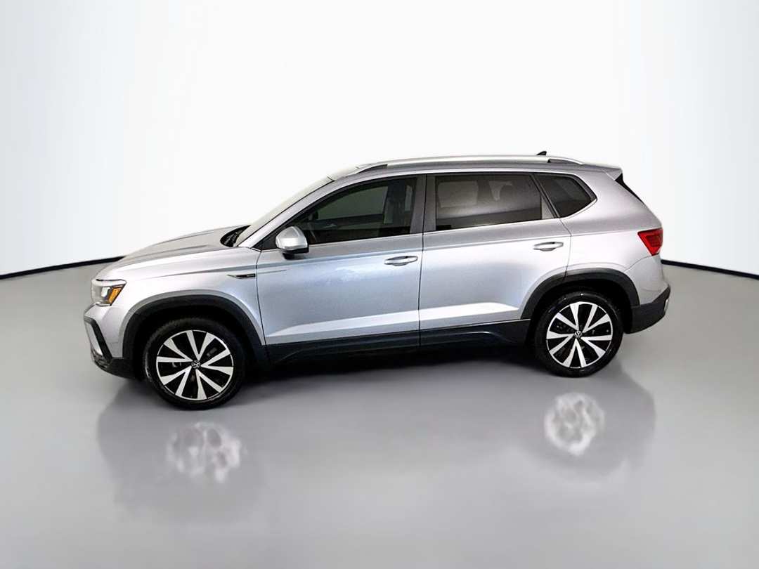 2023 Volkswagen Taos 1.5T SE - Image 2