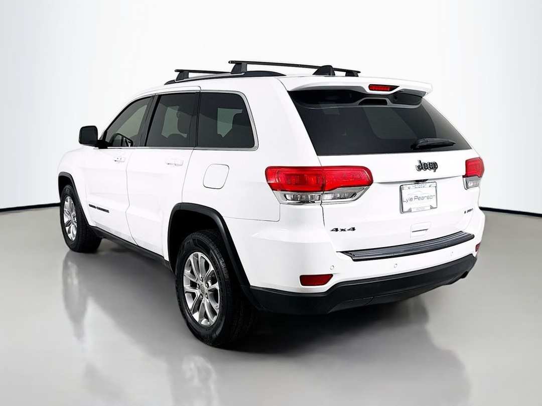 2017 Jeep Grand Cherokee Laredo - Image 3