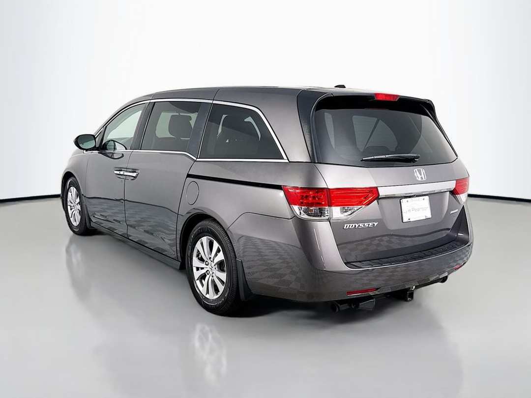 2016 Honda Odyssey SE - Image 3