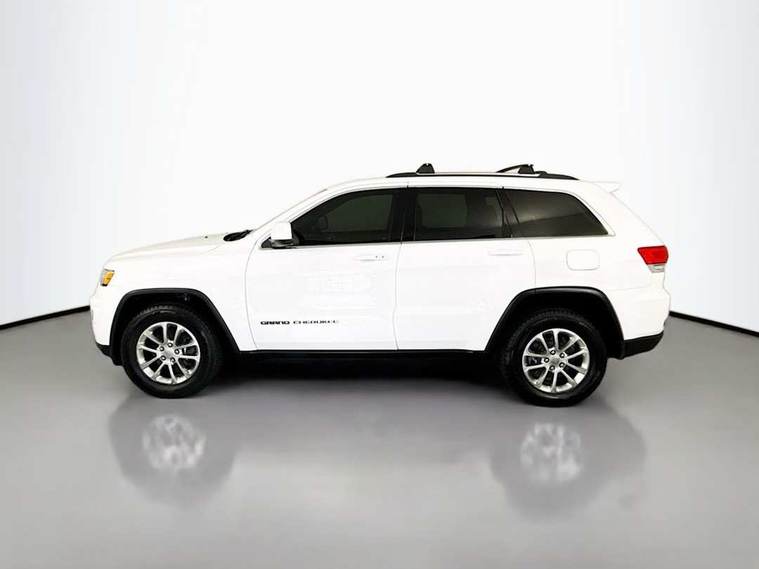 2017 Jeep Grand Cherokee Laredo - Image 2